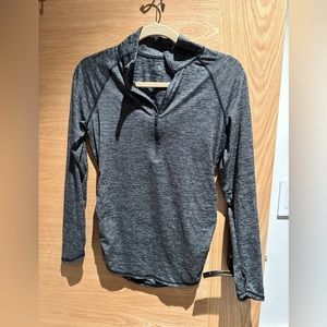 NORTHFACE FLASHDRY 1/4 ZIP SIZE M EXCELLENT CONDITION ROUCHED